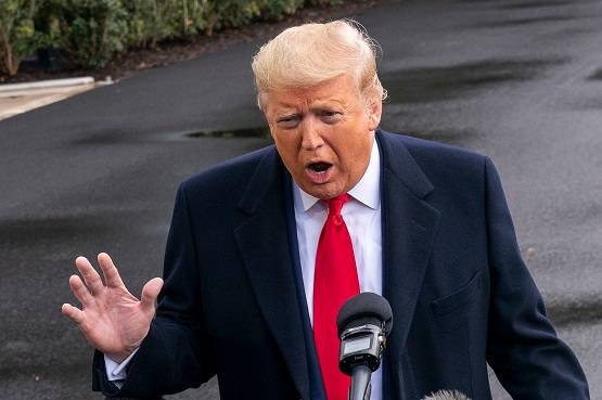 आपातकाल लगाकर कोरोना वायरस से कैसे निपटेगा अमेरिका?