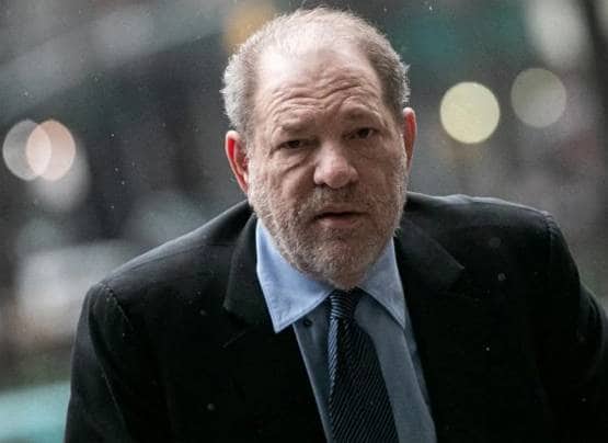 बॉलीवुड से लेकर हॉलीवुड तक, कोरोना वायरस की चपेट में आए 10 सितारे