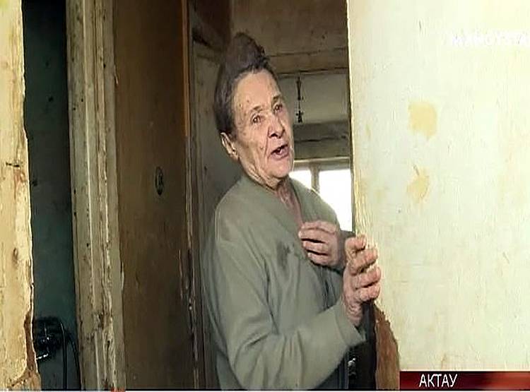 बोतलों में जमा कर रखा था 1300 लीटर पेशाब, दुर्गंध से परेशान थे पड़ोसी