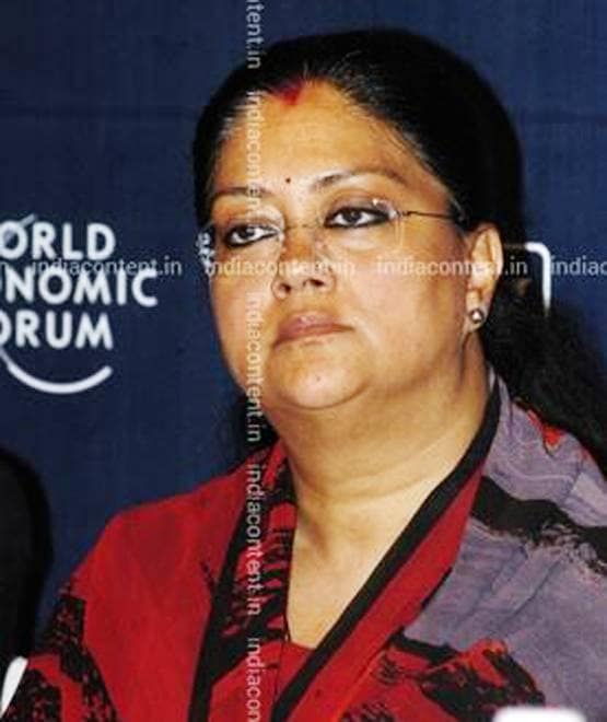 63 साल, 3 पीढ़ियां, दो दल...ऐसा है ज्योतिरादित्य सिंधिया का राजघराना