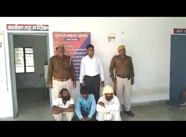 दामाद की आधी मूंछ काटकर पहनाई जूतों की माला, वीड‍ियो वायरल