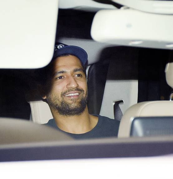 डेटिंग की खबरों के बीच डिनर पर साथ नजर आए विक्की-कटरीना, तस्वीरें वायरल