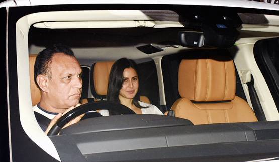 डेटिंग की खबरों के बीच डिनर पर साथ नजर आए विक्की-कटरीना, तस्वीरें वायरल