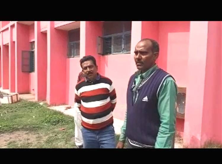 पानी भरा तो प्रधान ने की महिला से बर्बरता, अश्लील हरकत