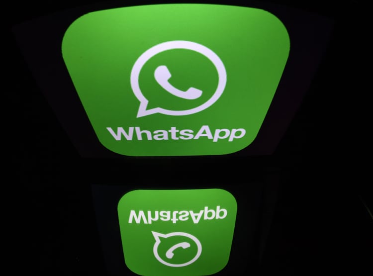 WhatsApp ने FB-Twitter पर बदली DP, बड़े फीचर की तैयारी