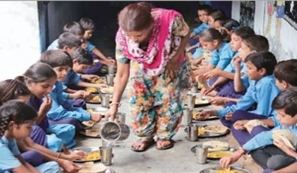 कोरोना: बच्चों को नहीं मिल रहा खाना, भूख और डर के साये में जिंदगी