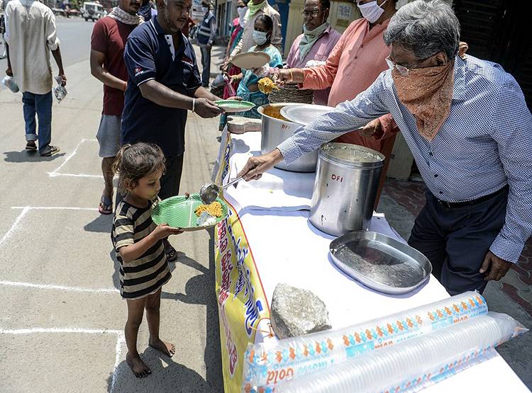 भारत में इटली जैसा फैल रहा कोरोना, अलग हालात रोक सकते हैं तबाही