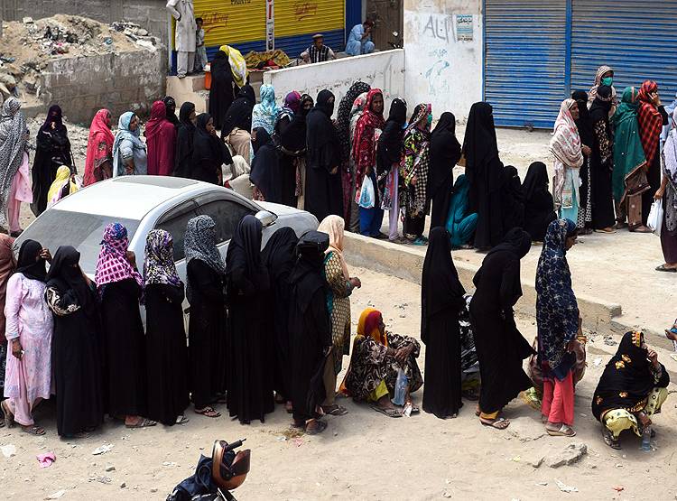 कोरोना से जंग: भारत-श्रीलंका की बेहतर, PAK-बांग्लादेश की हालत बुरी