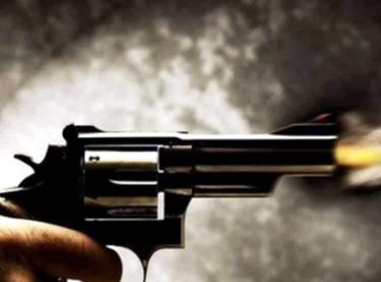 दिल्ली से लौटकर गांव में लिस्टिंग पर विवाद, फायरिंग में एक की मौत