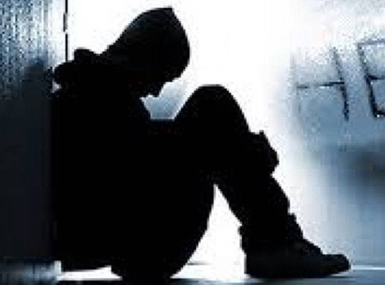 क्वारनटीन से लौटा था शख्स, रहस्यमयी हालात में की खुदकुशी