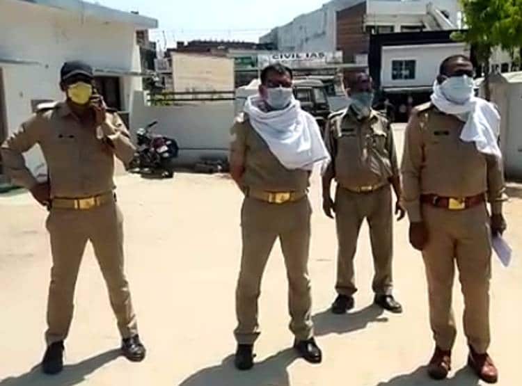 मैं कोरोना हूं...तुम्हारे घर आया हूं...लिफाफे से मचा हड़कंप