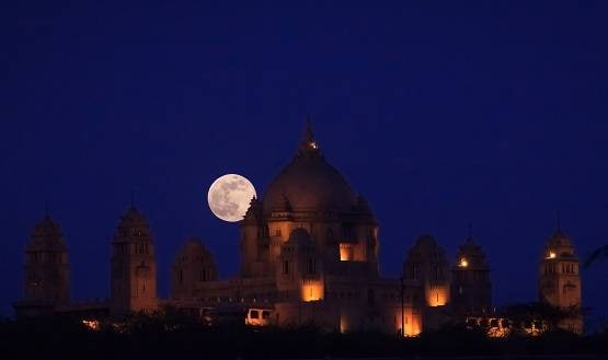 आज पृथ्वी के सबसे नजदीक होगा चांद, जानें भारत में कब दिखाई देगा?