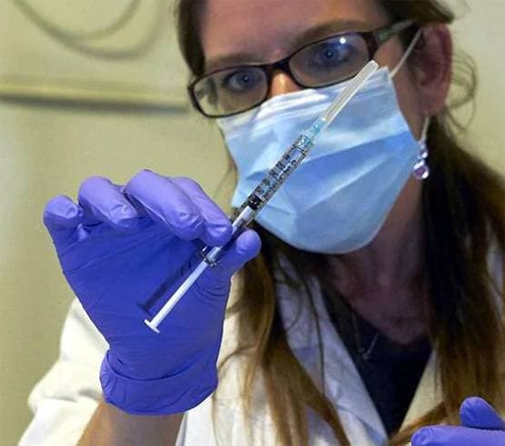 किसने बनाई थी दुनिया की पहली वैक्सीन, इस बीमारी से मिला था छुटकारा