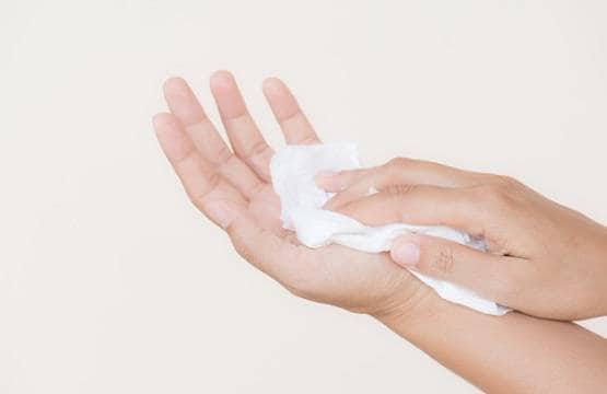 ATM से भी फैल रहा कोरोना, पैसे निकालते समय बरतें ये 8 सावधानियां