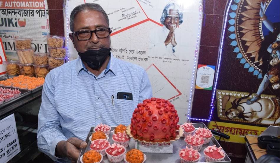 कोलकाता में बिक रही 'एंटी-कोरोना मिठाई, ये संदेश देने की कोशिश