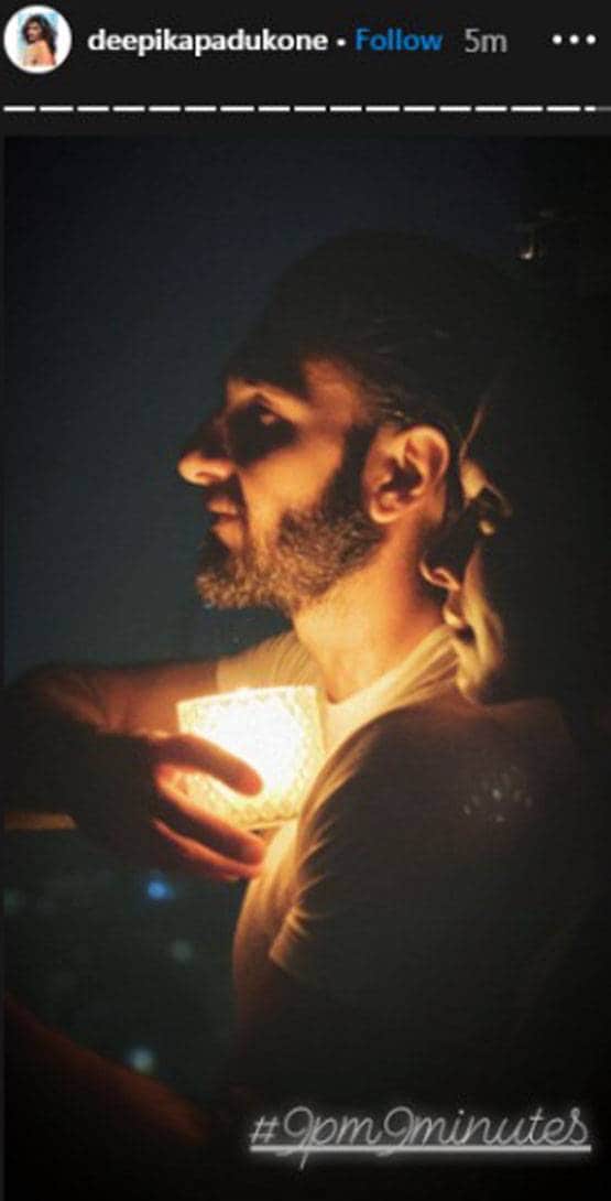 कोरोना के खि‍लाफ जंग: अक्षय कुमार से लता मंगेशकर तक, सभी ने जलाई कैंडि‍ल