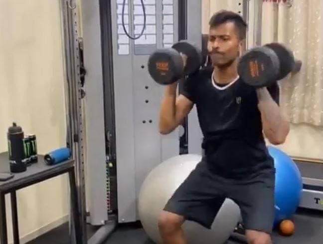 वीडियो: पसीना बहा रहे पंड्या, लॉकडाउन में भी फिटनेस से प्यार