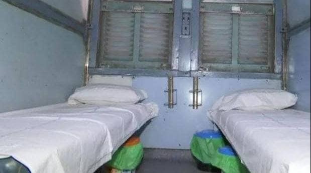 लॉकडाउन में बेचैन हुए यात्री, रेलवे ने दिए 2 लाख सवालों के जवाब