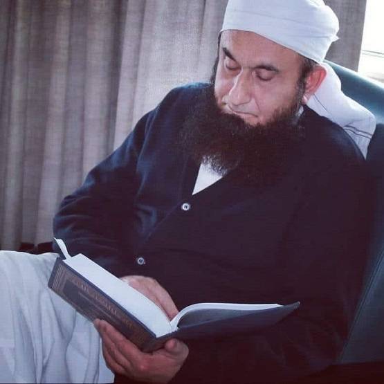 PAK: छोटे कपड़े वाली महिलाओं के कारण कोरोना, मौलाना के बयान पर बवाल