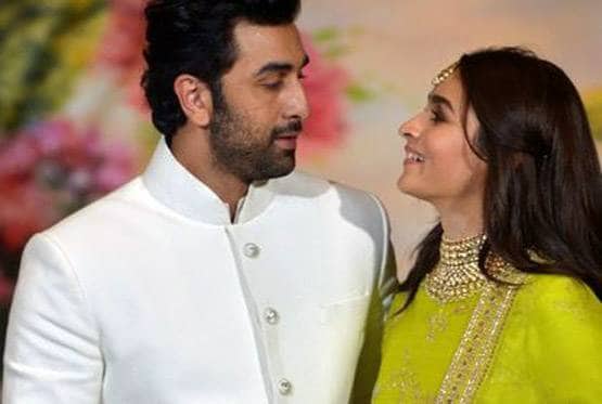 नहीं होगी डेस्टिनेशन वेडिंग, दिसंबर में इस शहर में फेरे लेंगे आलिया-रणबीर!