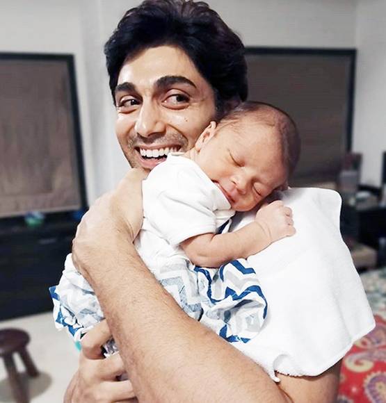 लॉकडाउन के बीच सेलेब्स ने दी मुस्कुराने की वजह, फैंस को मिलीं ये गुडन्यूज