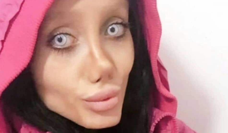 (morning)हॉलीवुड एक्‍ट्रेस की तरह दिखने के लिए इस युवती ने कराई थी 50 सर्जरी, जेल में हुआ कोरोना