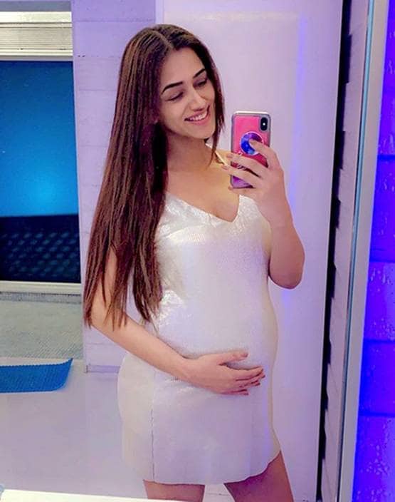 ये है आशिकी फेम एक्ट्रेस ने दिया बेटी को जन्म, शेयर की पहली तस्वीर