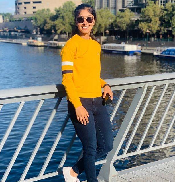 बॉलीवुड एक्ट्रेस से कम नहीं ये महिला क्रिकेटर, फैंस बोले- अनन्या पांडे