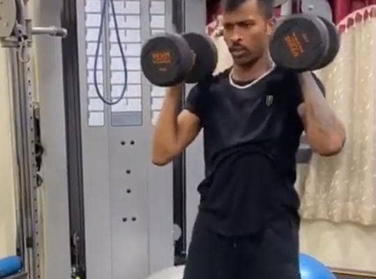 वीडियो: पसीना बहा रहे पंड्या, लॉकडाउन में भी फिटनेस से प्यार