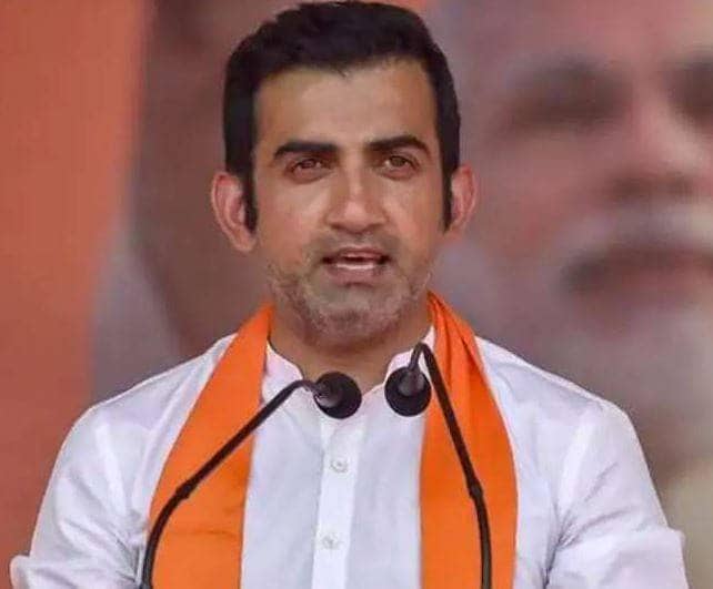 लोगों के पटाखे फोड़ने पर भड़के गंभीर, अश्विन बोले- कहां से खरीद लाए