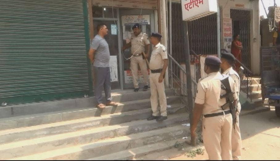 ATM लूटने में हुआ नाकाम तो करने लगा उखाड़ने की कोशिश और फिर...