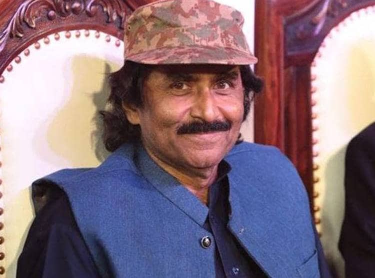 मियांदाद बोले- शास्त्री को कमरे से निकाल कर स्विमिंग पूल में फेंक दिया था