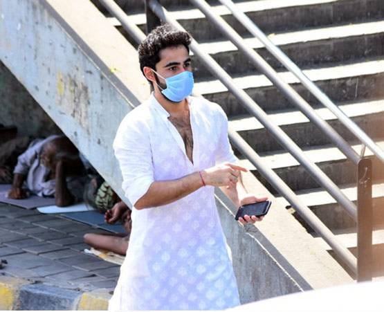 श्मशान घाट पहुंचा ऋषि कपूर का पार्थिव शरीर,अंतिम विदाई में 25 लोग शामिल