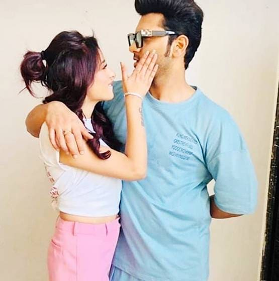 शादी करने वाले हैं पारस-माहिरा? सोशल मीडिया पर वायरल वेडिंग कार्ड