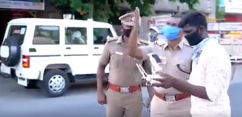 सिर पर आ गया ड्रोन तो सरपट घर को भागे लोग, लॉकडाउन का मजेदार वीडियो