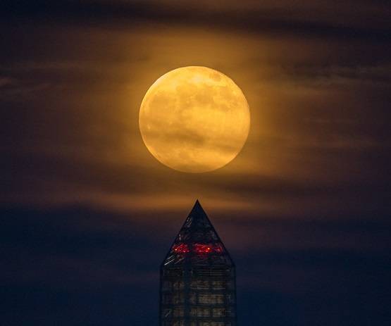 आज पृथ्वी के सबसे नजदीक होगा चांद, जानें भारत में कब दिखाई देगा?