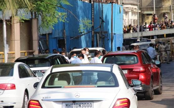 आलिया से करीना तक ऋषि कपूर को अलविदा कहने श्मशान पहुंचे ये सितारे