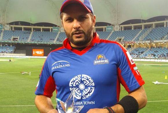 शोएब का गावस्कर को जवाब- लाहौर में बर्फबारी हुई, भारत-PAK मैच होगा?