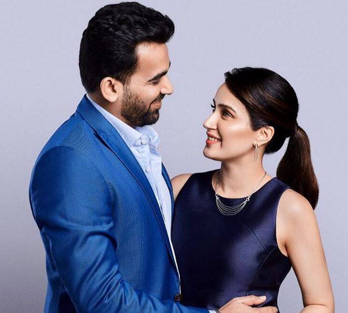 जहीर खान ने वाइफ सागरिका संग जलाए दीये, लोग याद दिलाने लगे धर्म