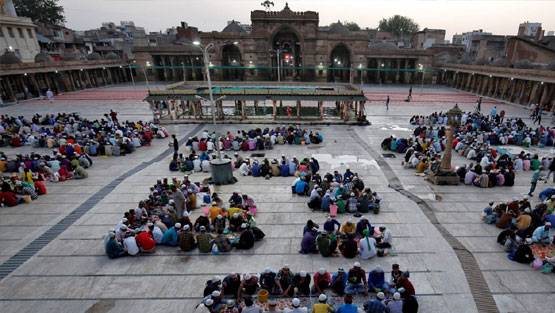 माह-ए-रमजान की शुरुआत, बंदों को बेशुमार रहमतों से नवाजता है ये महीना