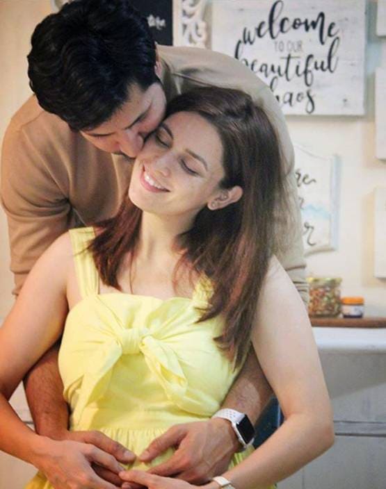 मां बनने वाली हैं एकता कौल, तस्वीरों में फ्लॉन्ट किया बेबी बंप