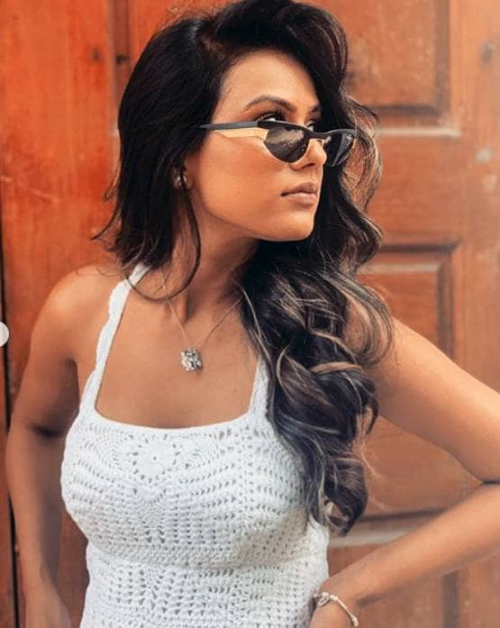 लॉकडाउन में निया शर्मा ने बीता साल किया याद, शेयर की स्टनिंग फोटोज