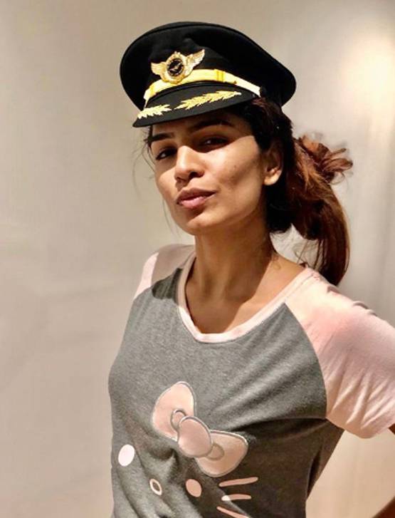 कुमकुम भाग्य एक्ट्रेस ने फ्लॉन्ट किया बेबी बंप, डॉगी के लिए लिखा नोट