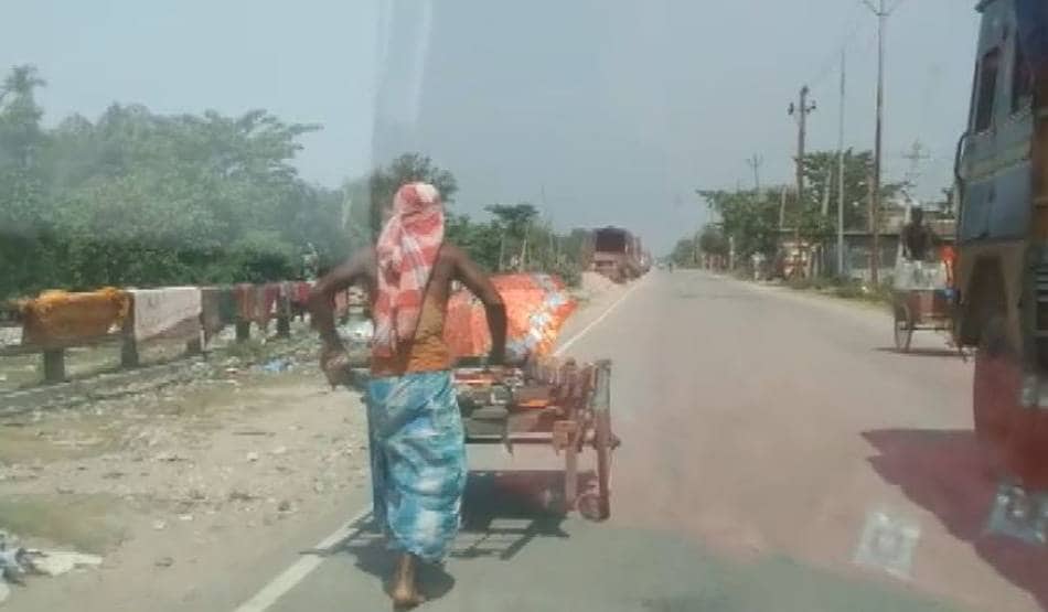 लॉकडाउन में नहीं मिली एंबुलेंस, प्रसव में तड़प रही बहन को ठेले पर ले गया भाई