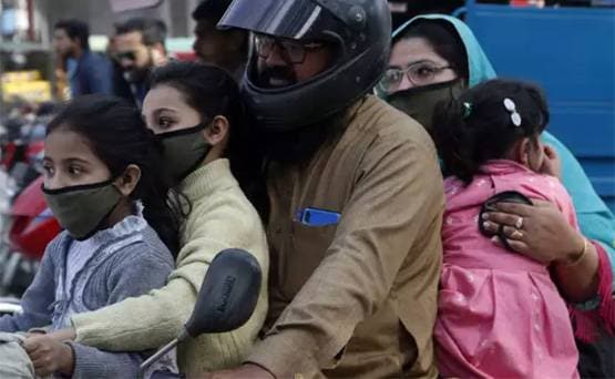 PAK में स्कूल बंद, मस्ज‍िदें खुलीं, सबसे अलग हैं लॉकडाउन नियम