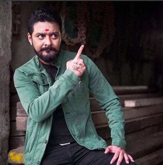 हिंदुस्तानी भाऊ ने बनाया बिग बॉस वॉट्सऐप ग्रुप, जानिए कौन अंदर कौन बाहर