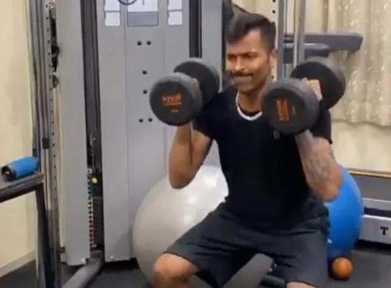 वीडियो: पसीना बहा रहे पंड्या, लॉकडाउन में भी फिटनेस से प्यार