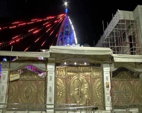 महाष्टमी पर सूना पड़ा रहा दिल्ली का झंडेवाला मंदिर, देखें तस्वीरें