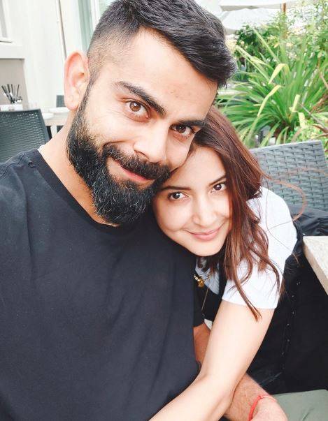 फोटो शेयर कर बोले विराट-अनुष्का, स्माइल फेक होगी लेकिन हम नहीं