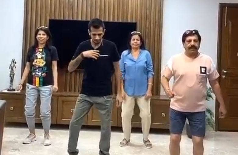 वीडियो: काला चश्मा लगाकर डांस, चहल ने परिवार संग यूं की मस्ती